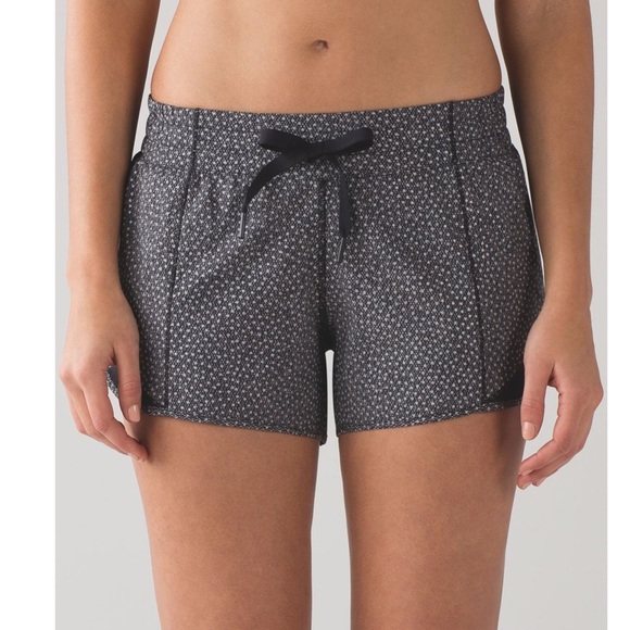 lululemon athletica Pants - NWT Lululemon Hotty Hot Short